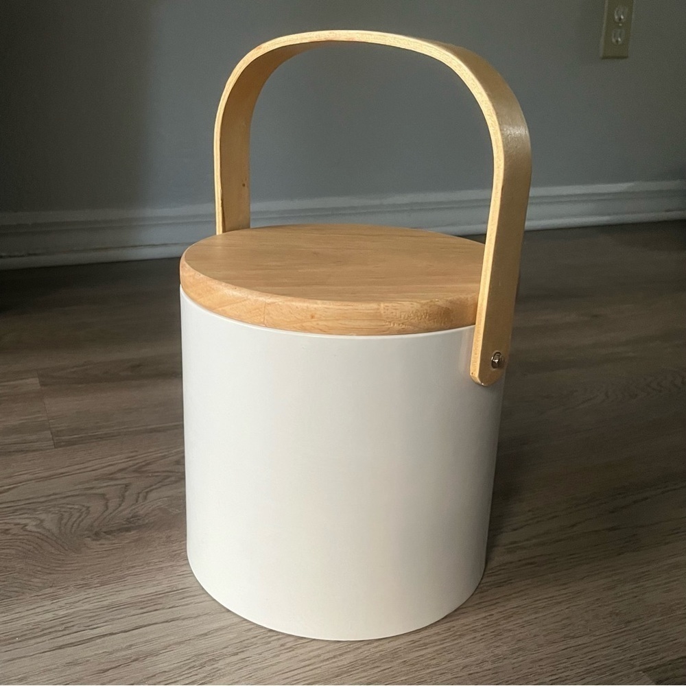 Vintage Georges Briard White/ Wood Handle Top Ice Bucket Clean Country Look